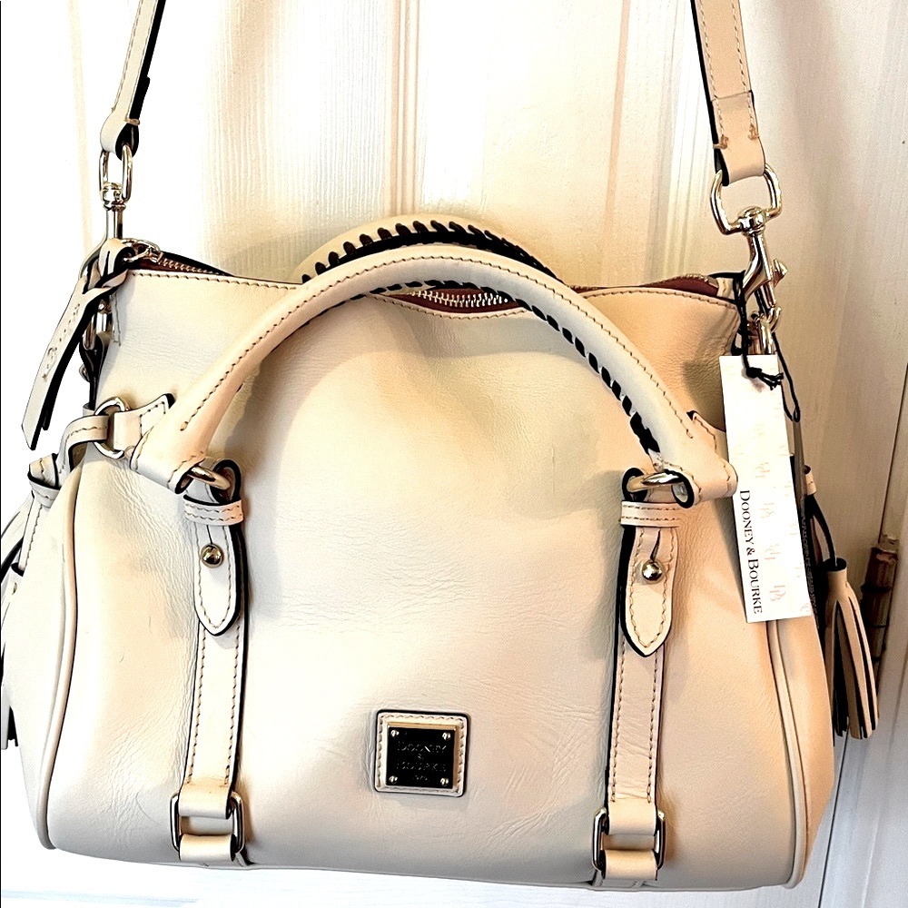 NWT~Dooney & Bourke/Elegant Large Genuine Leather Crossbody/Satchel/ Shoulderbag